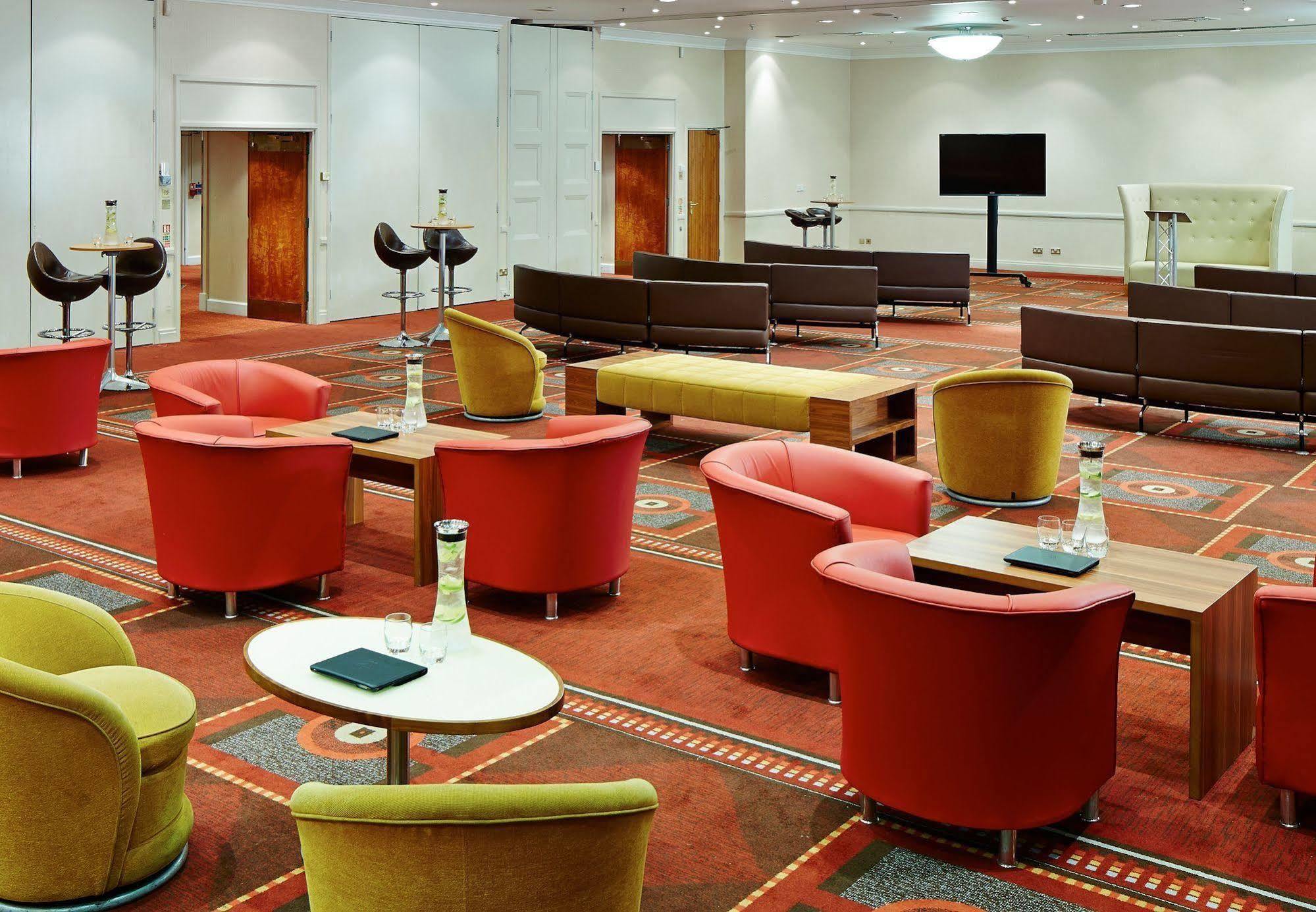 Delta Hotels By Marriott Waltham Abbey Exterior foto